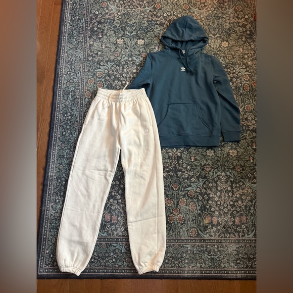 Adidas sweatsuit - never worn! - Picture 1 of 9